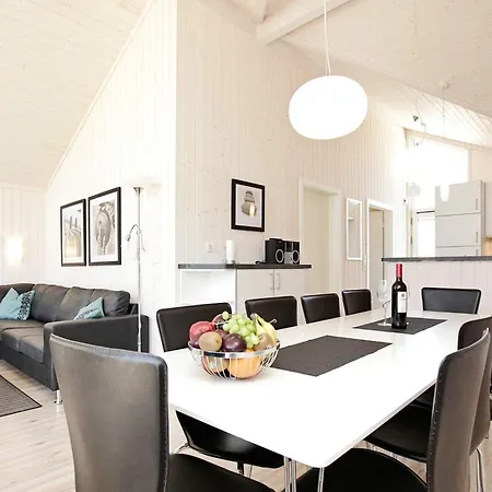 Pet-friendly Coastal Base بيت للعطل *