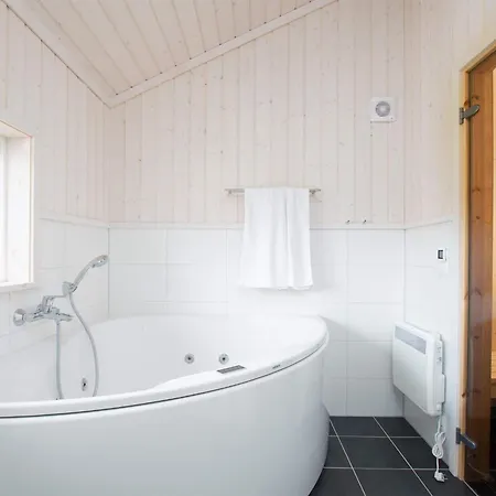 Pet-friendly Coastal Base Feriehus